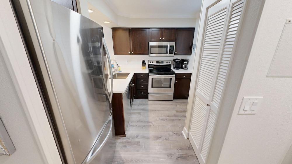 Islander 603 2 Bedroom Condo