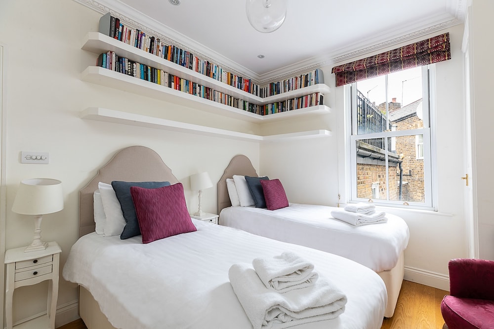 JOIVY Stunning 3 bed House Close to Westfield