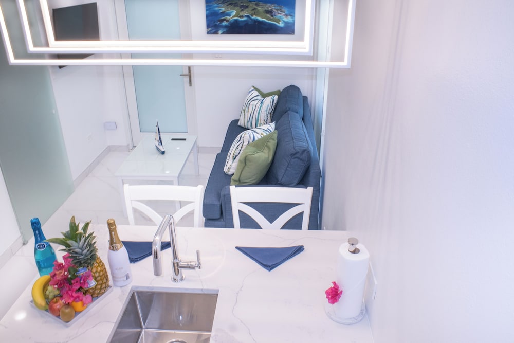 Raintree Suites