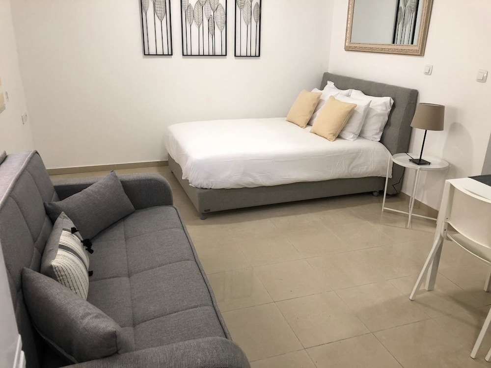 New Cozy Suite W Garden 300M From Beach view 3