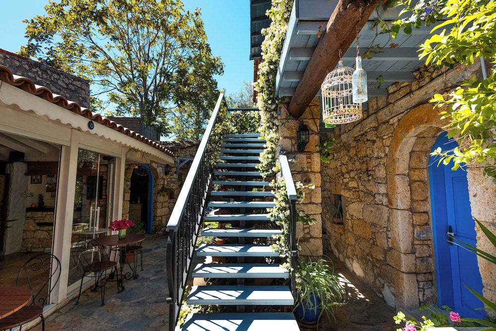 Alacati Eski Ev Hotel - Image 12