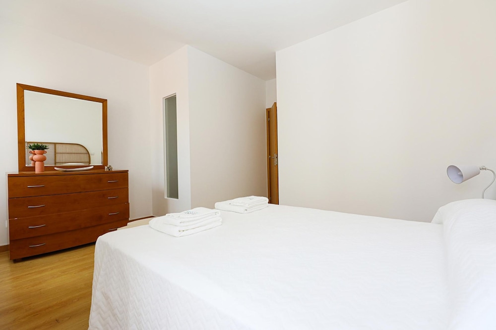 Z 03 - Bedroom 3 in Gil Vicente Guest Rooms
