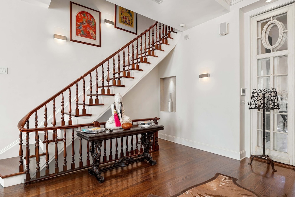 Gramercy Manor Triplex w Private Deck Garden