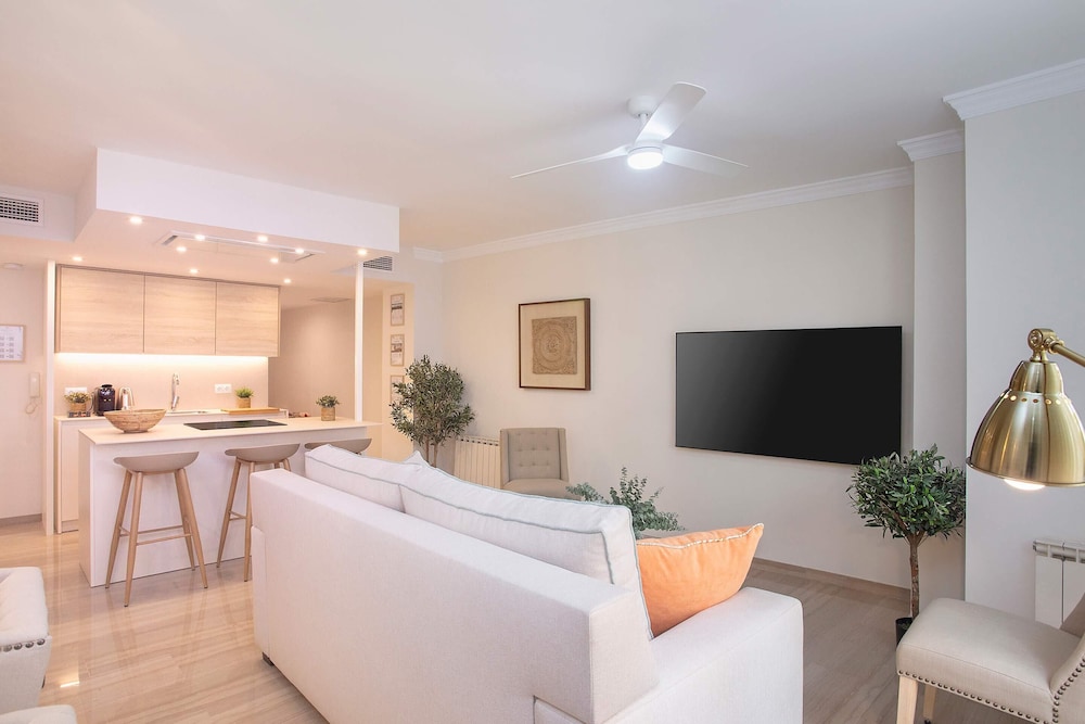 Bright 3bdroom Apartment in Granada. Recogidas III