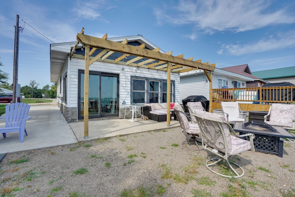 Lakefront Vacation Rental With Fire Pit  Dock! - Property Image 11