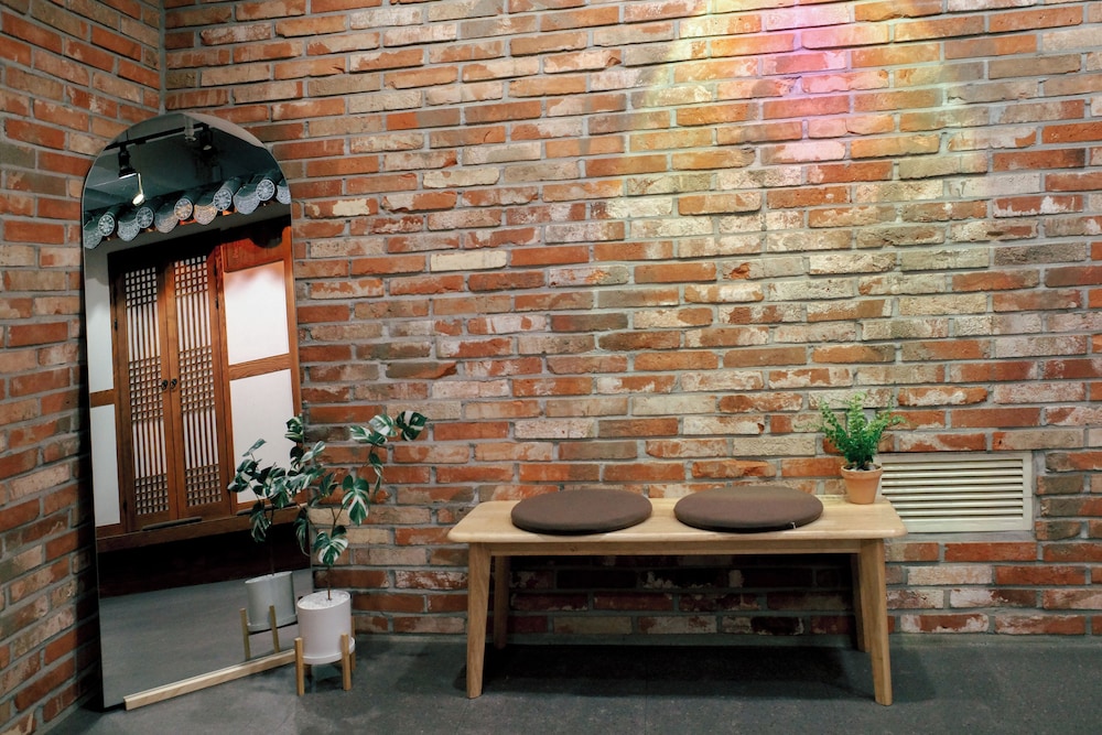 Starria Hostel foreign guest only 108
