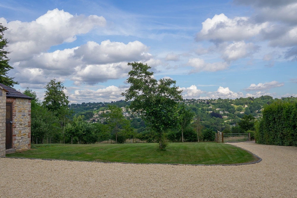 Stroud Vacations - The Retreat - Property Image 14