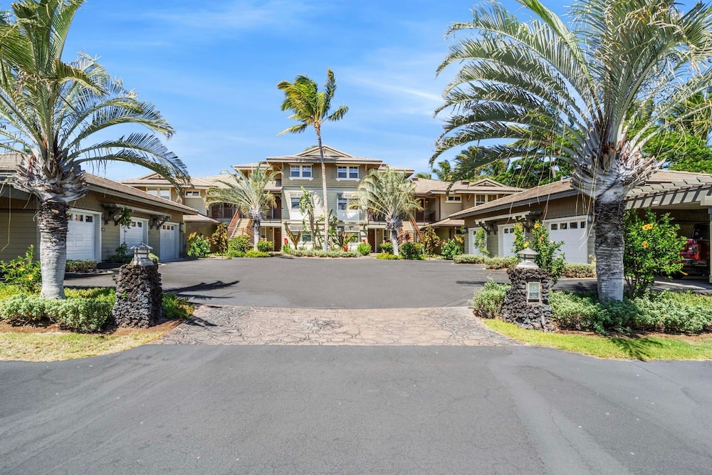 Direct Ocean Front - AC - Concierge Included - Ocean Viewing Lanai & Near Shops! -vrkcv