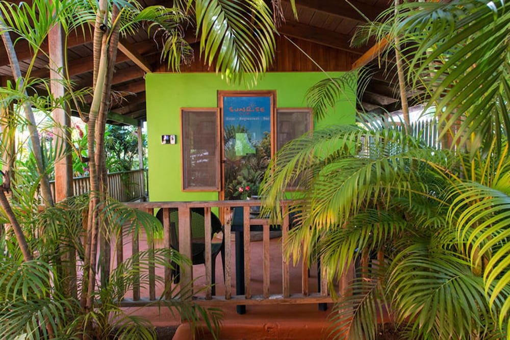 Sunrise Club Hotel Restaurant & Bar
