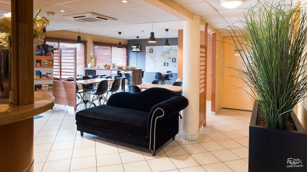 Rodez Vacations - Hotel First Rodez - Property Image 3