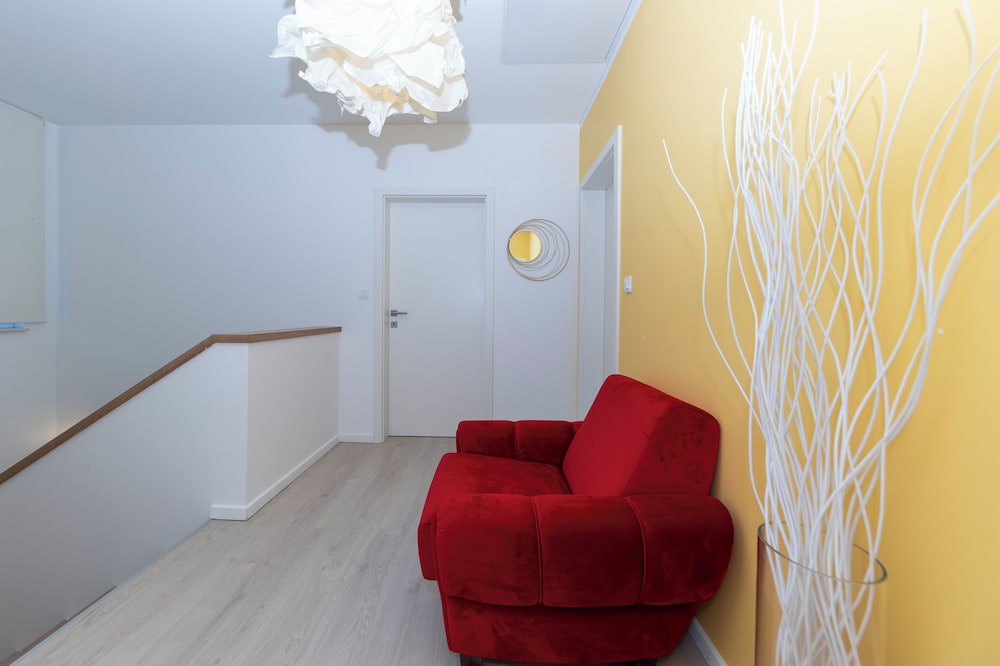 Alba Family Home