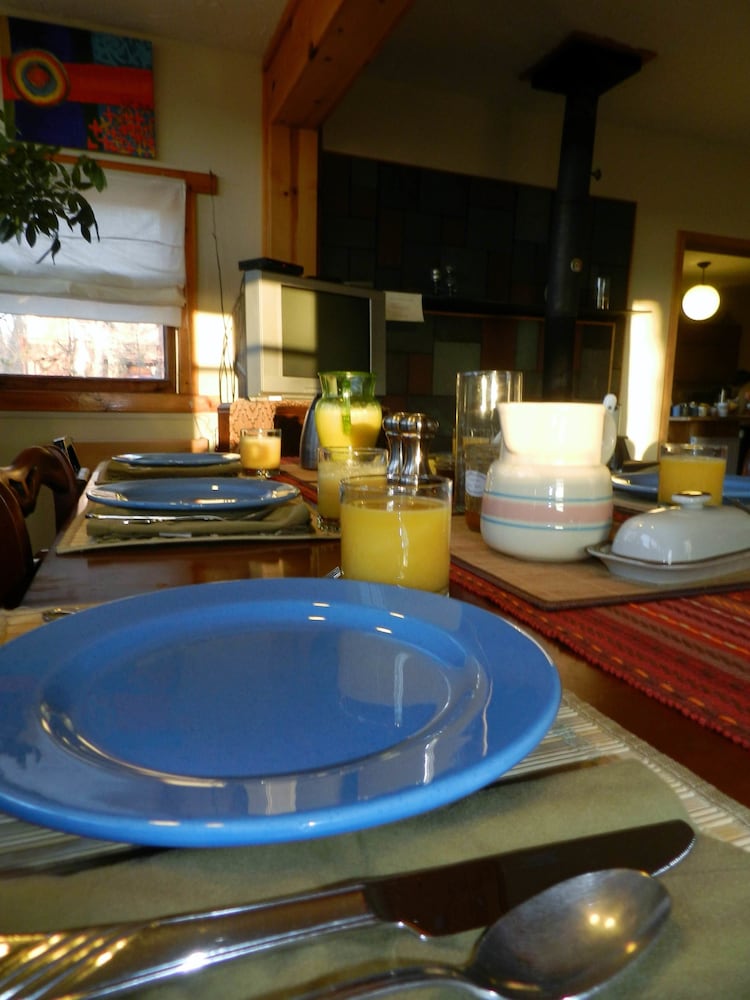 Artha Bed and Breakfast - Property Image 1