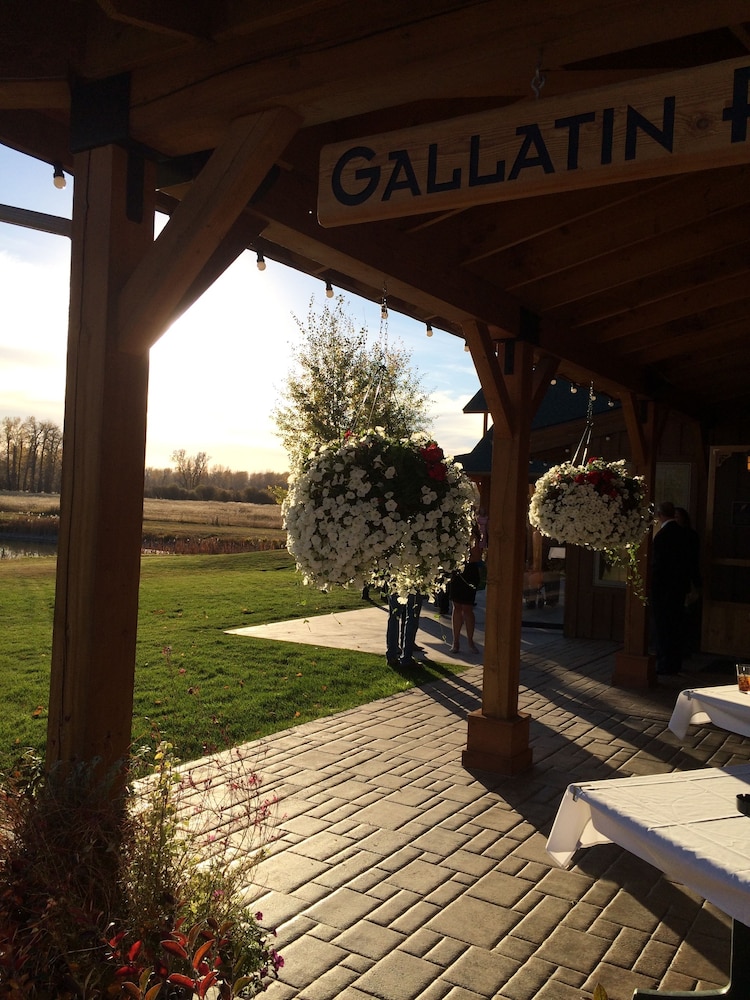 Gallatin River Lodge