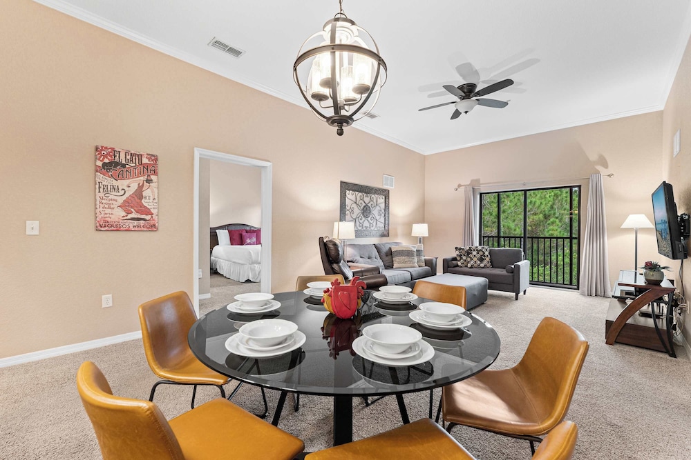 Homey Nature Escape Sleeps 6!