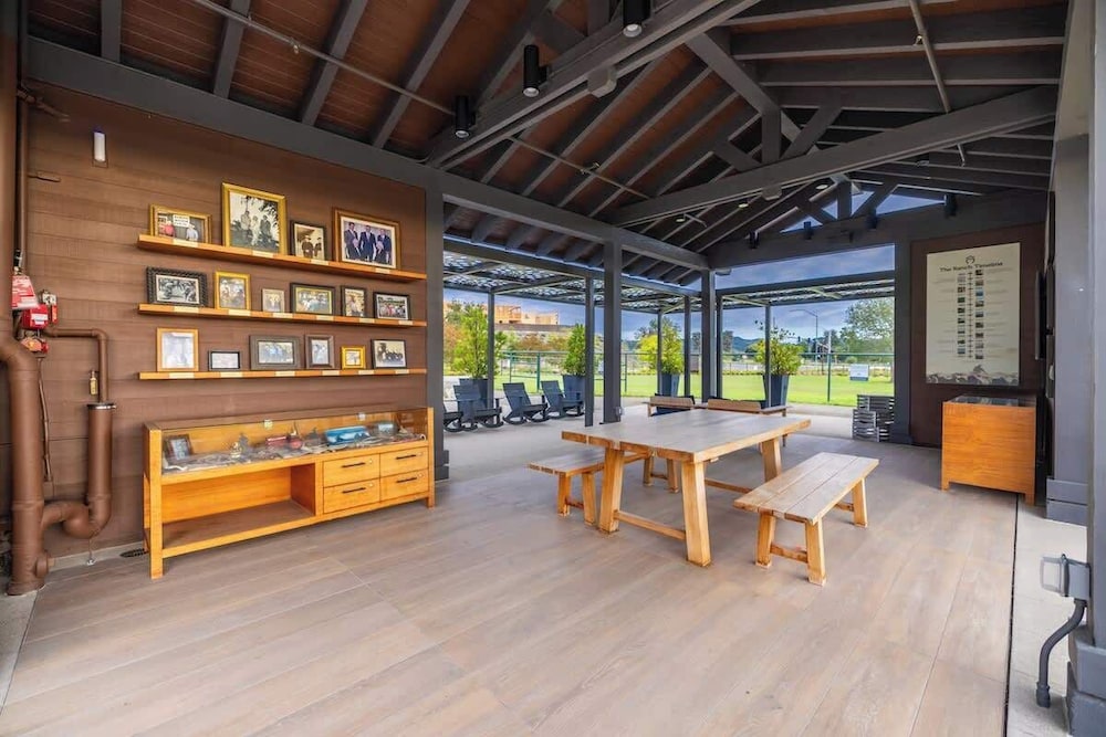 @ Marbella Lane - Curated 5BR in Upscale RMV Haven