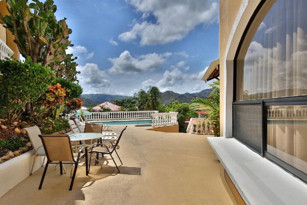 150 m From Marina Flamingo Lovely 2 Bed Penthouse - Flamingo Rose Vista
