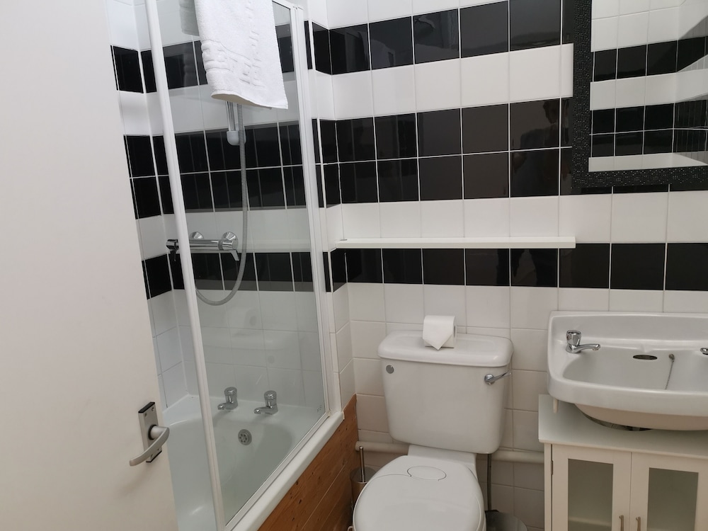 BookedUK - NEW Large duplex apartment 2