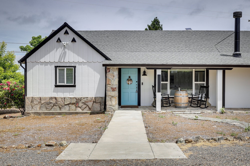 Sonoma County Vacation Rental w/ Vineyard Views!