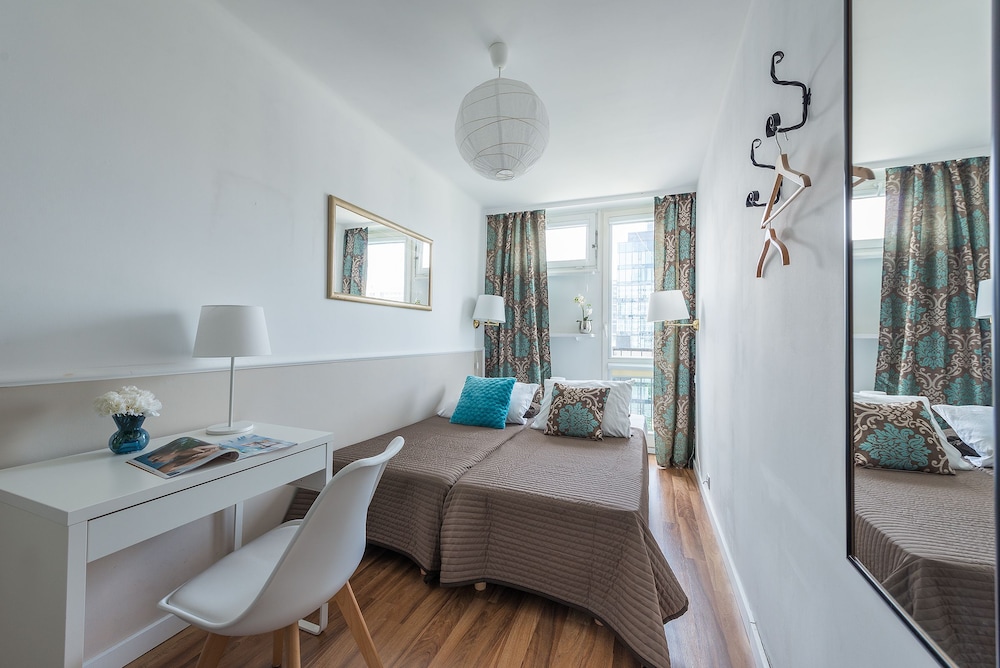 UNIT Warszawa Centrum Room by Metro Rondo ONZ