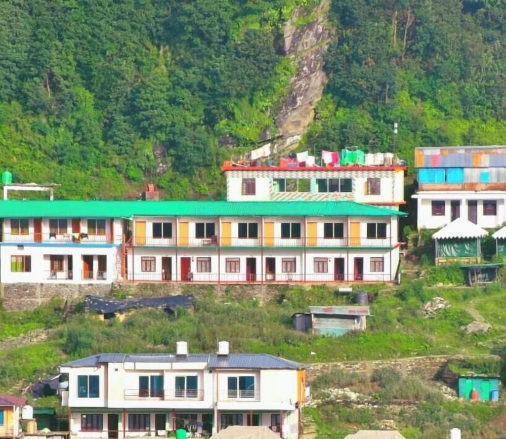 Gaurav hotel chopta