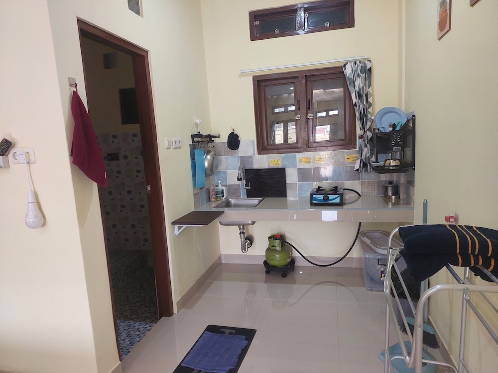 RiReRa Guest House Bogor view 5