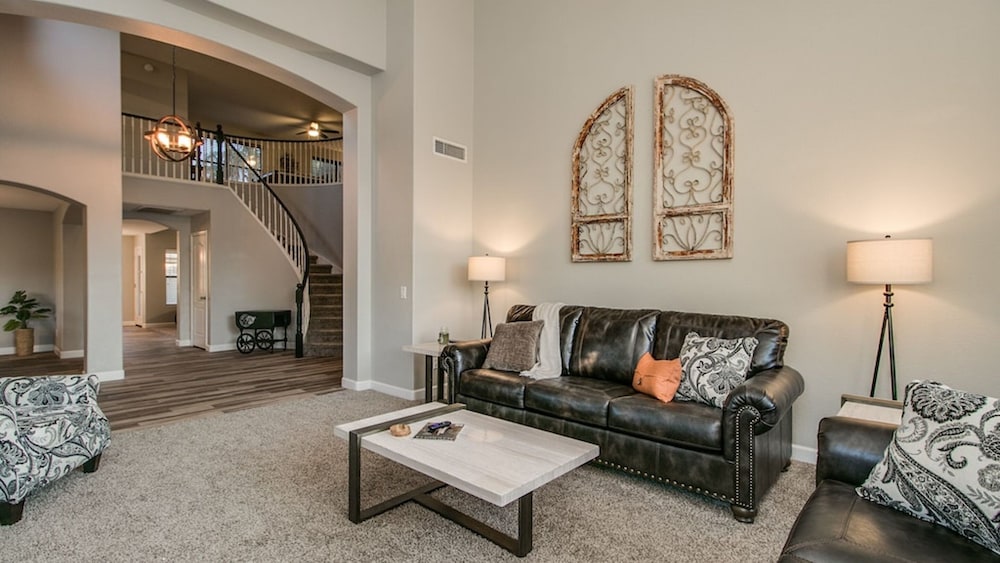 Massive 5 Bdrm Getaway W/pool, Hot Tub, Game Room!