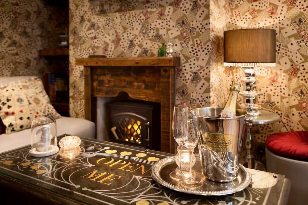 Looking Glass Cottage