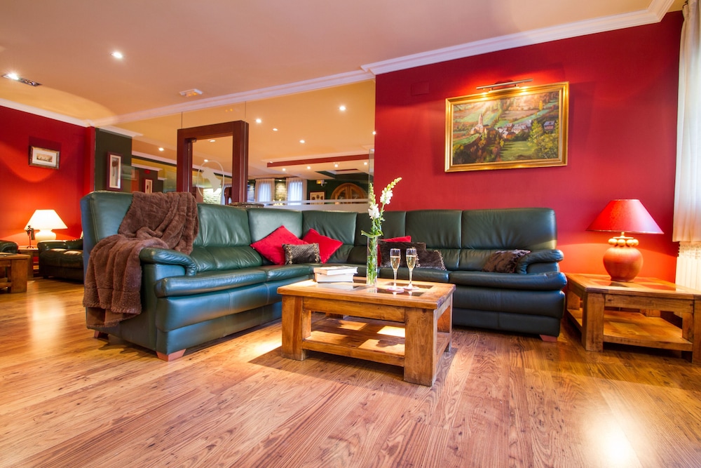 Vielha e Mijaran Vacations - Gran Chalet Hotel - Property Image 7