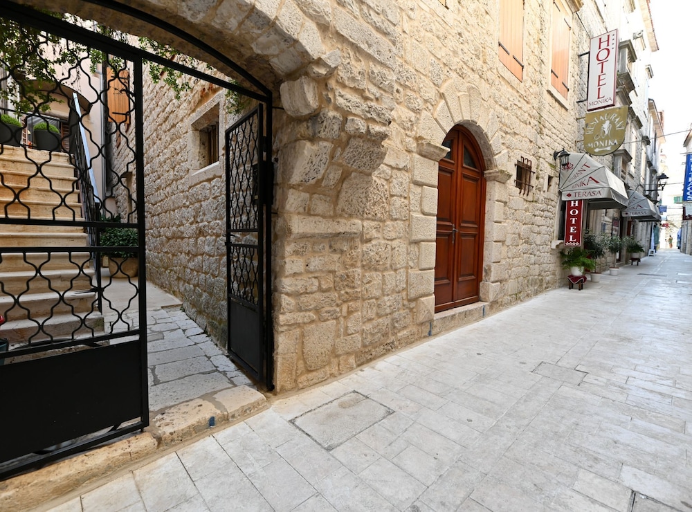 Palace Andreis
