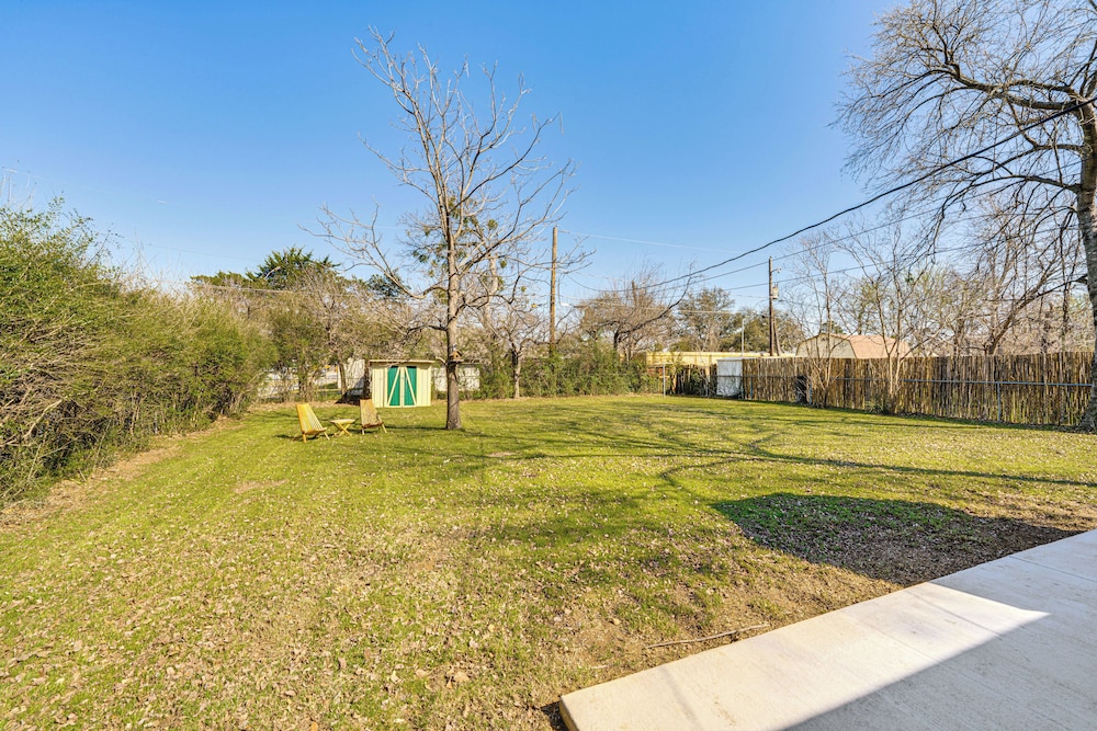 Walk to At&t Stadium: Home w/ Patio & BBQ