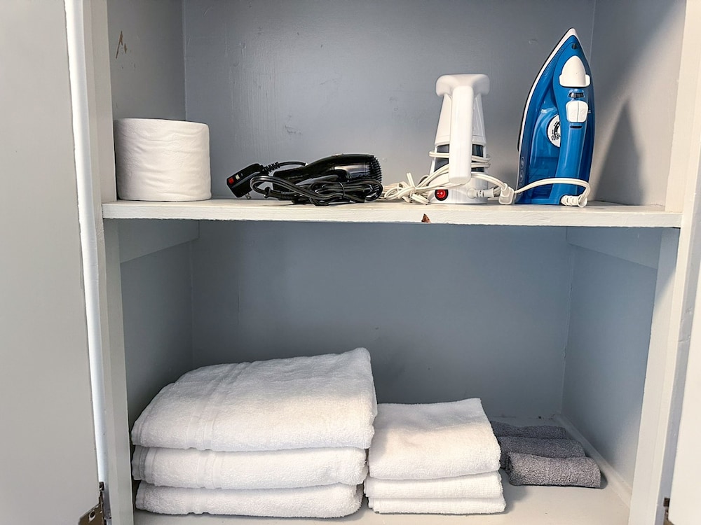 Affordable 2BR Getaway Near Plaza District Lilac1