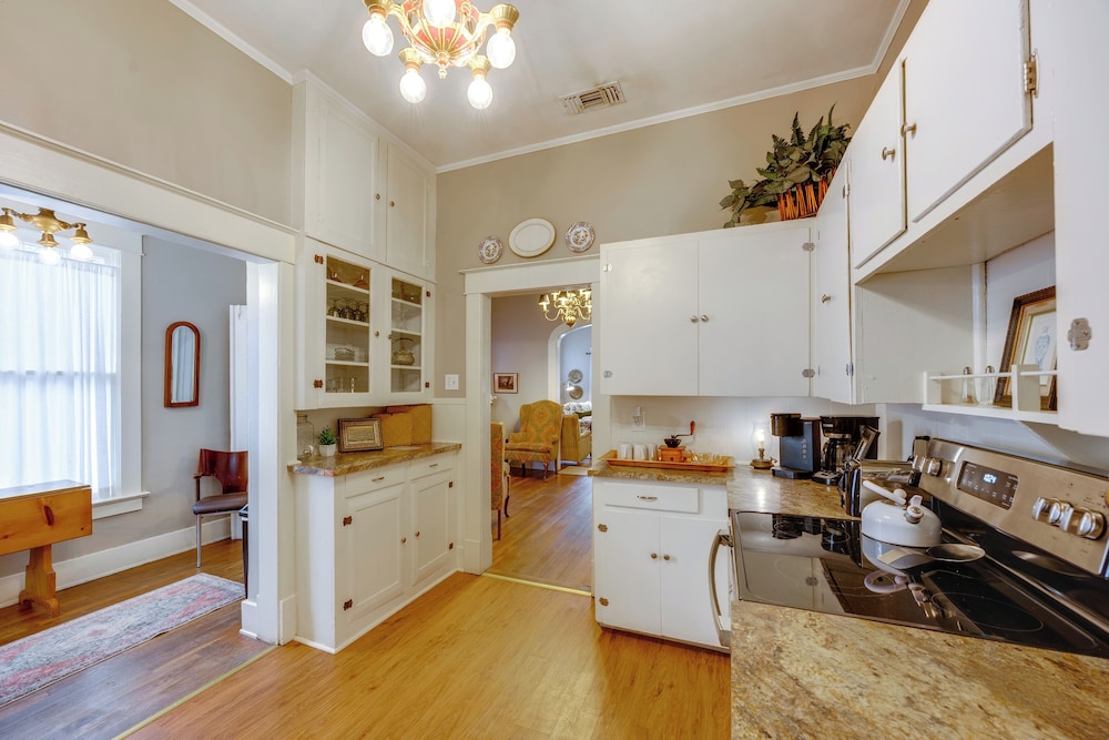 'hickory Hill House' < 1 Mi to Downtown Texarkana!