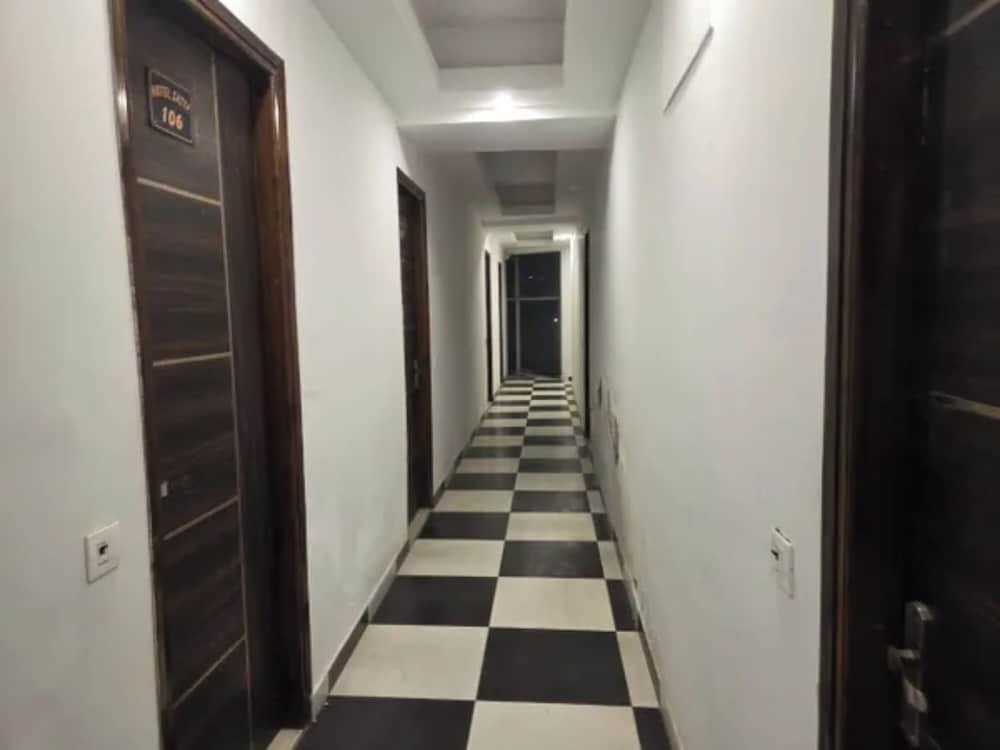 Fabhotel Satya