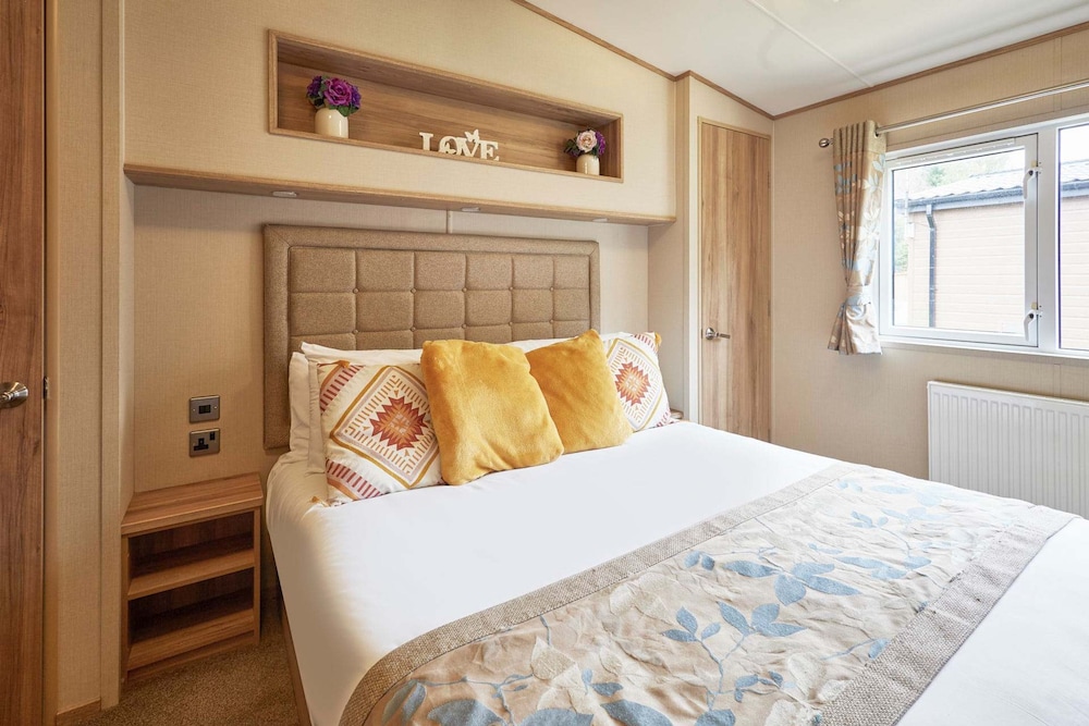 Host Stay Brooksbank Lodge