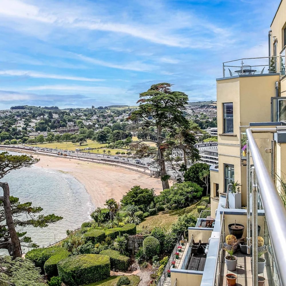 A7 Masts - Beach Side Balcony Secure Parking view 4