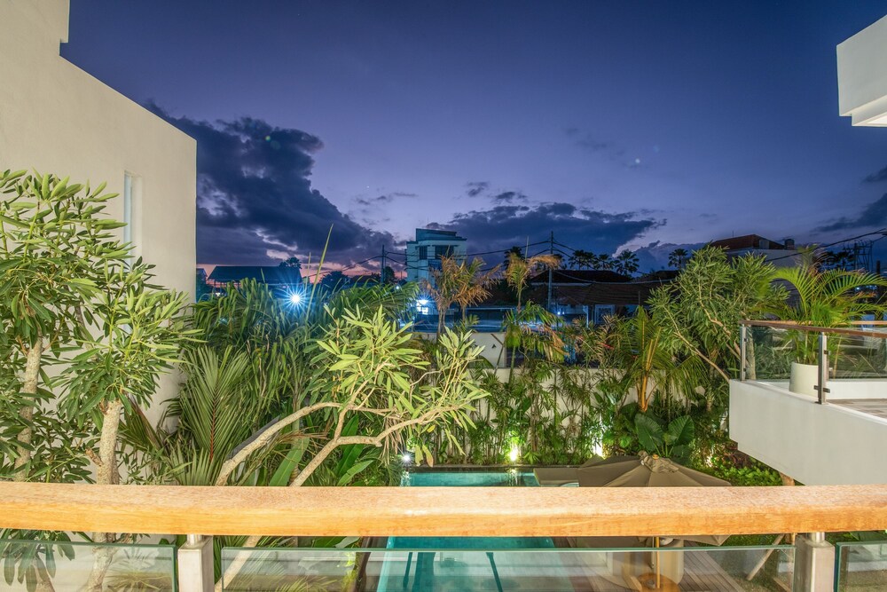 sol N1 Incredible 4 Bds Villa Near Finns Club