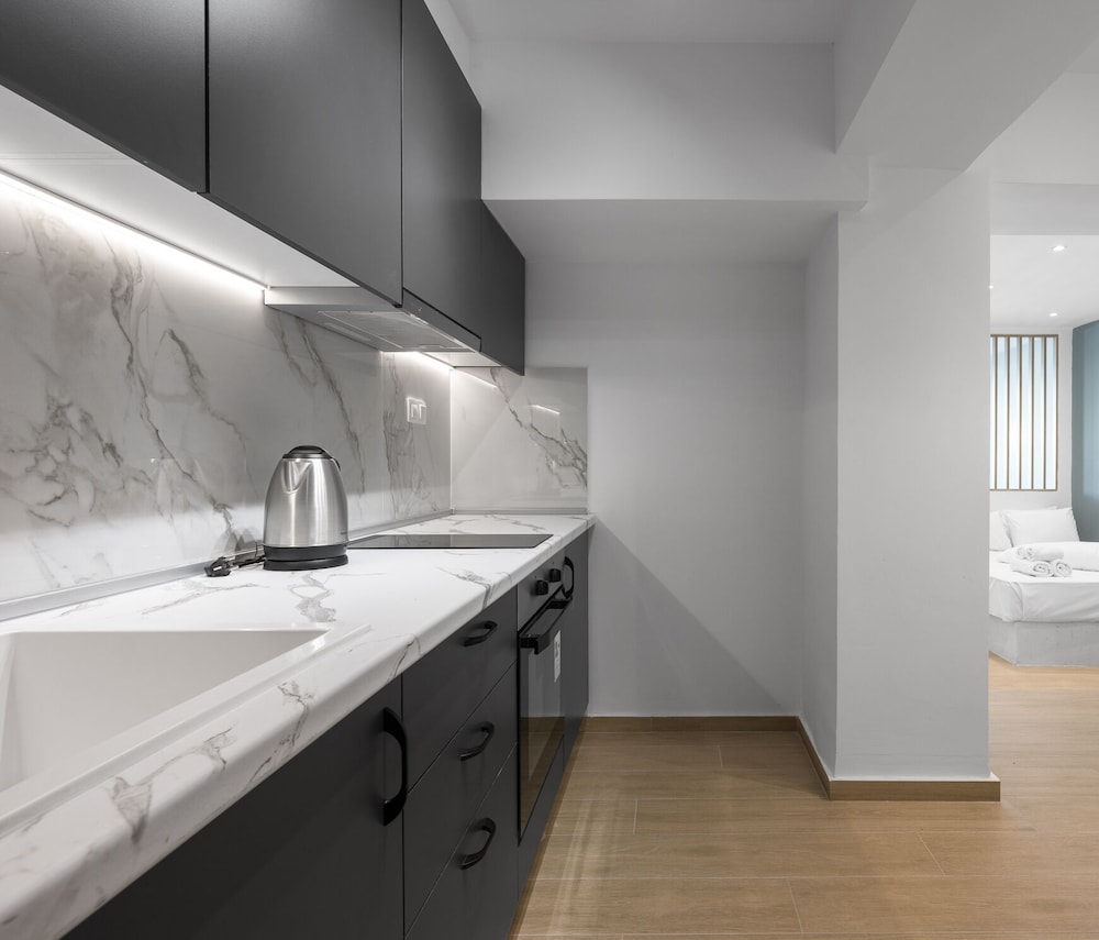 Venus, Nilie Hospitality MGMT