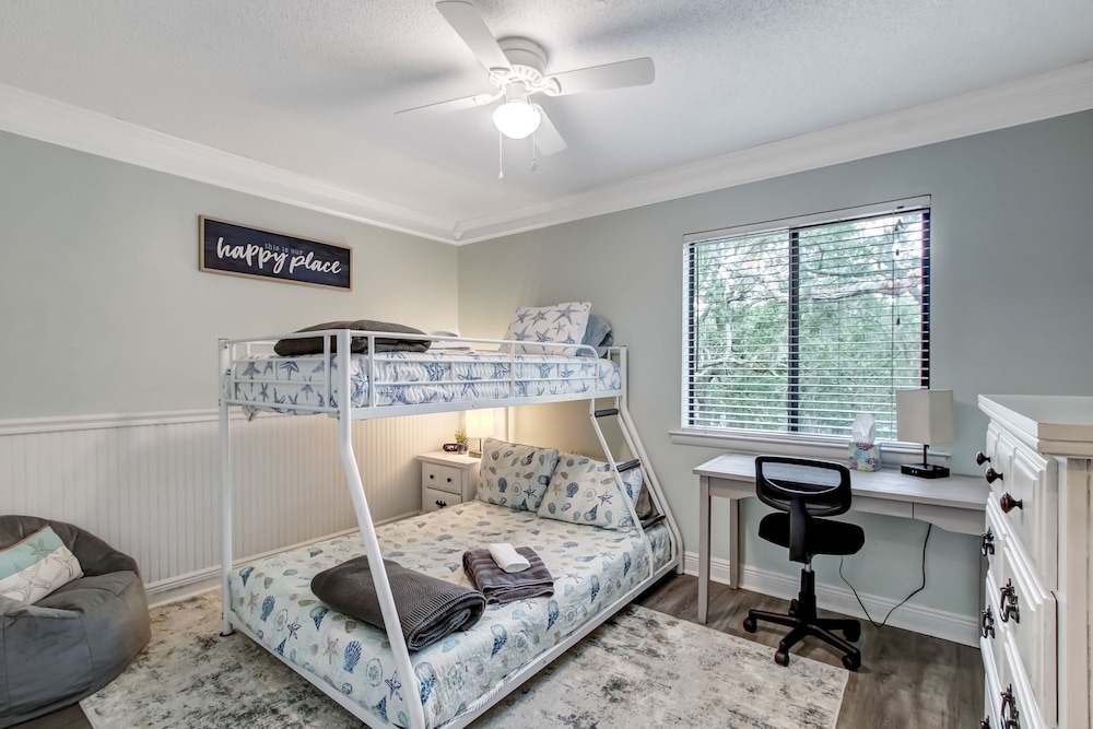 Amelia Landings 9f 2 Bedroom Condo