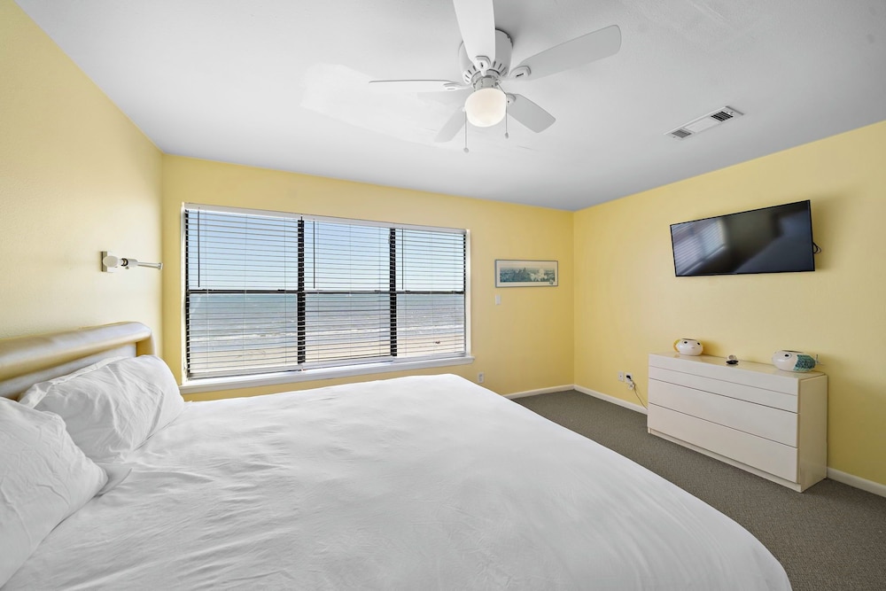 Pirates Beach Retreat by Ryson Vacation Rentals