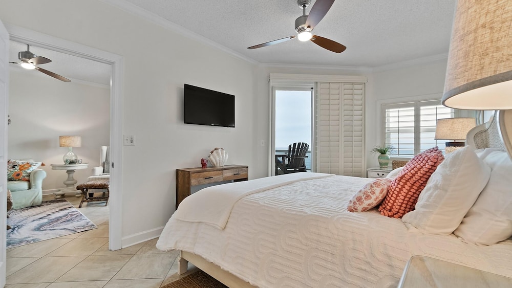 The Enclave #1006 by Southern Vacation Rentals