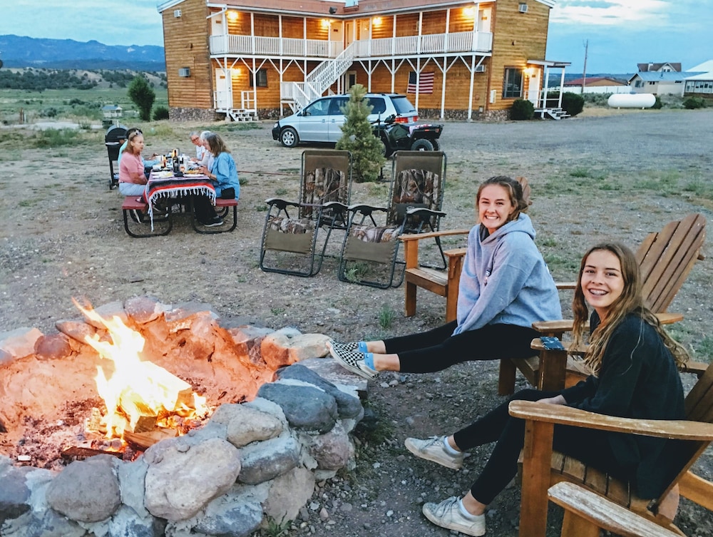 The Riverside Ranch RV Park, Motel & Campground