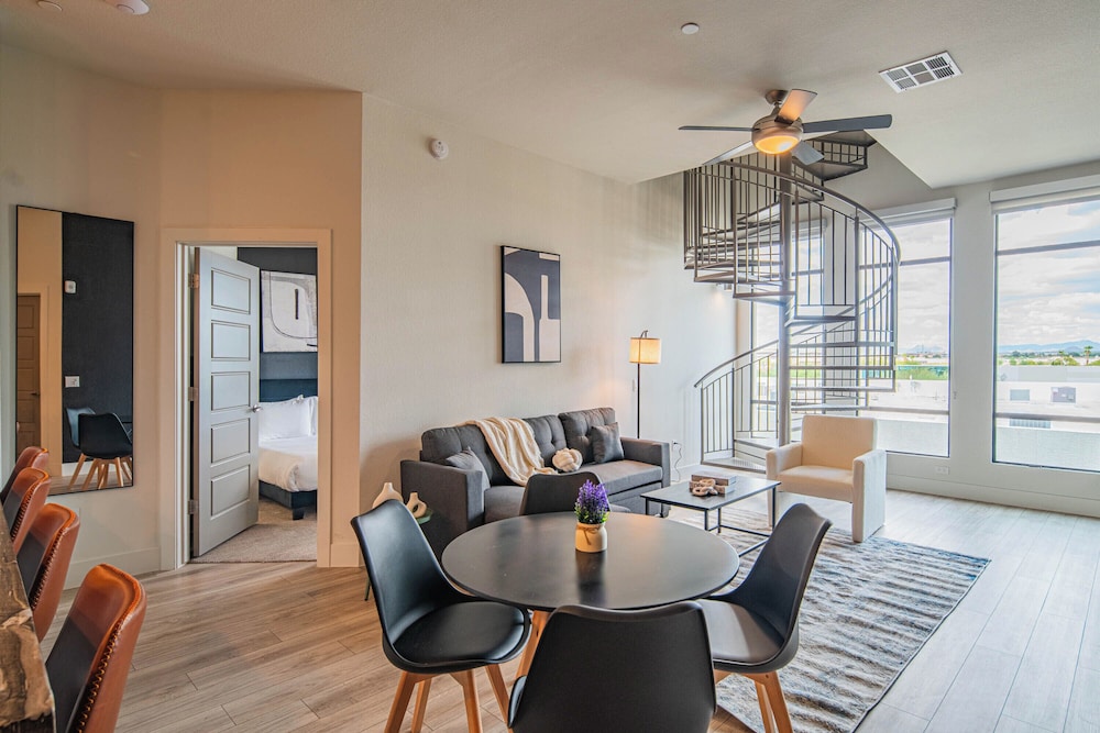 ROVE LIVING/KB - Scottsdale Grand