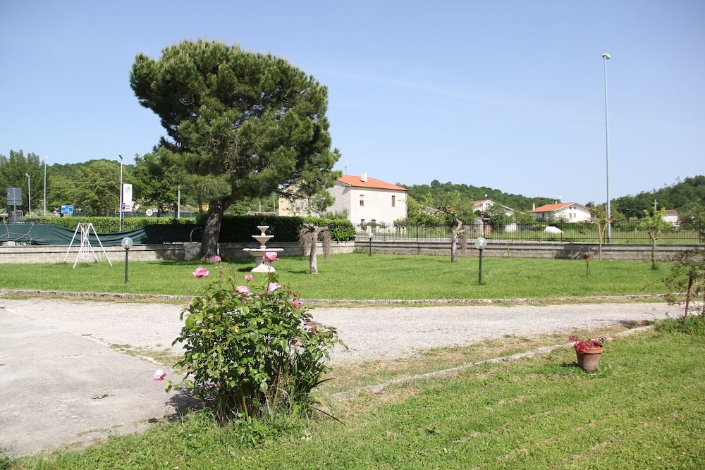 Photo 14