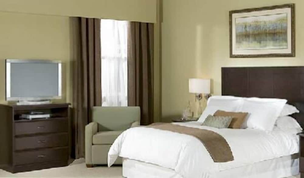 Ambassador Inn & Suites view 4