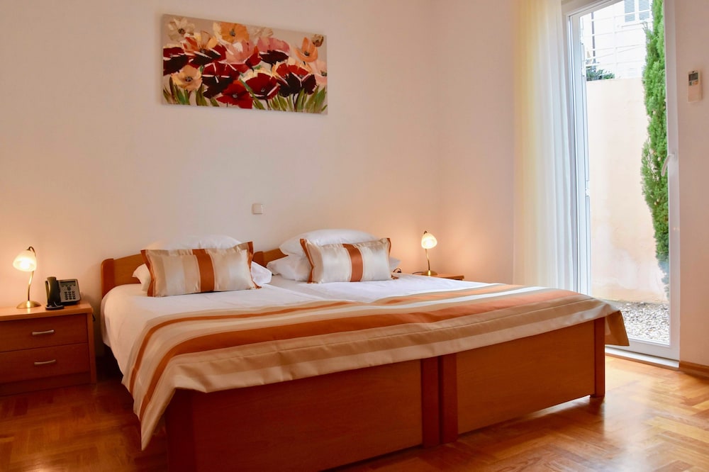 Pervanovo Apartments