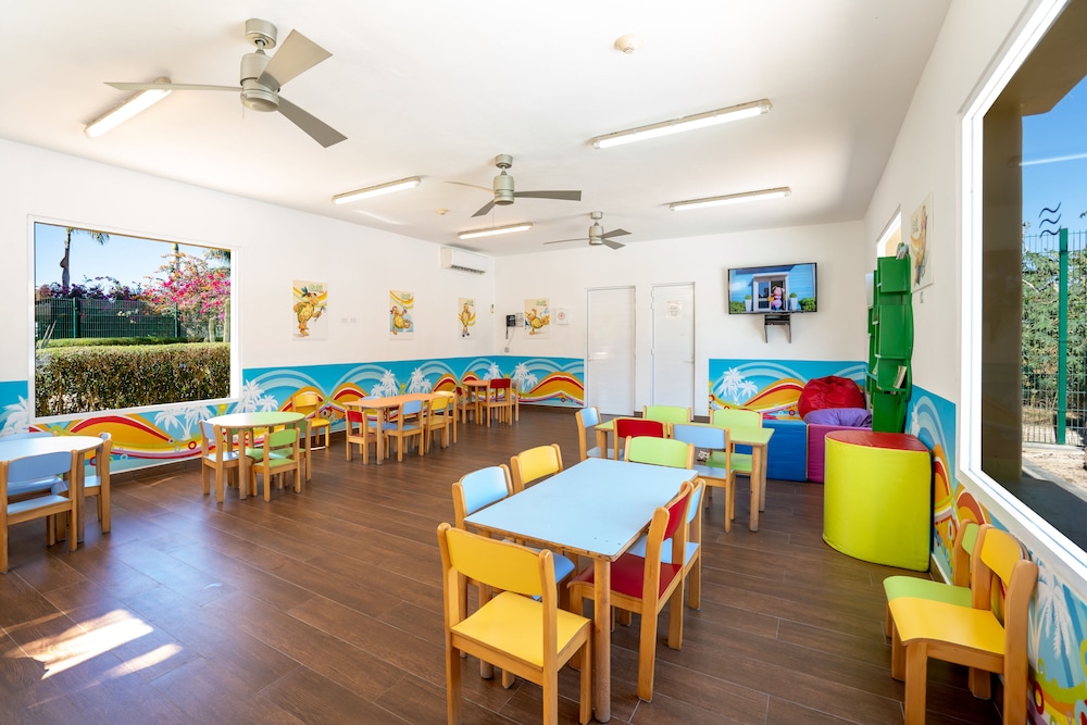 Los Cabos Vacations - Hotel Riu Santa Fe - All Inclusive - Property Image 33