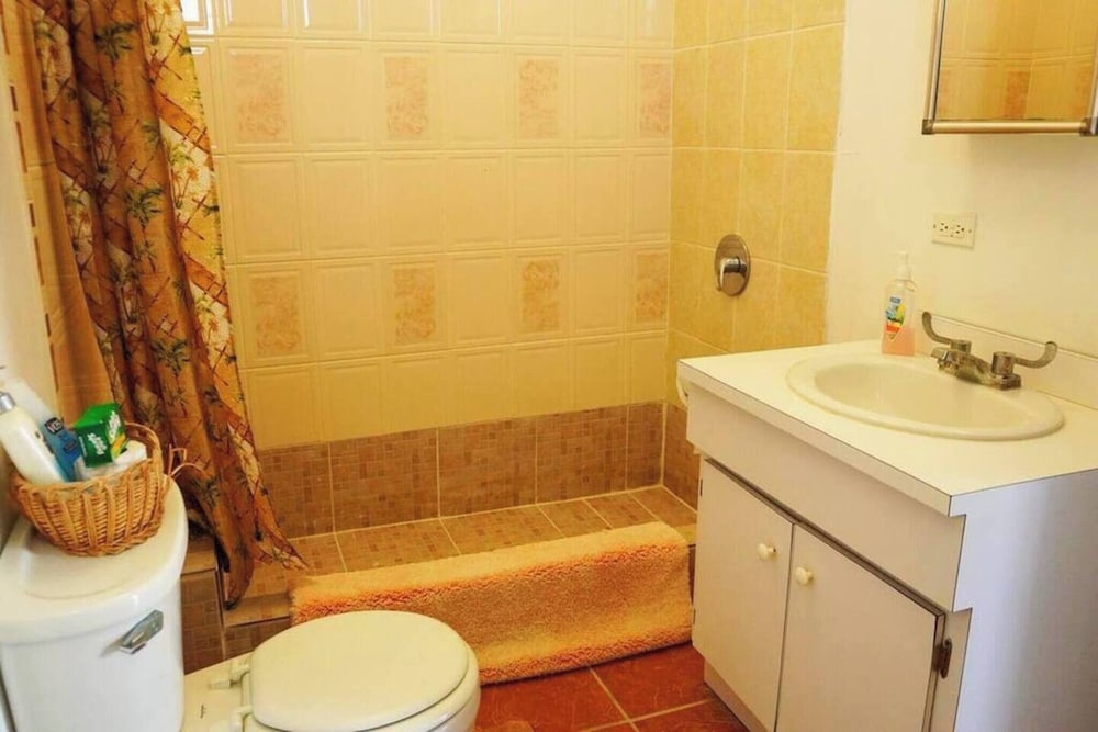 Sea Belize Relaxing Studio w Sea View Pool & Overwater Deck Near Airport, 1st FL