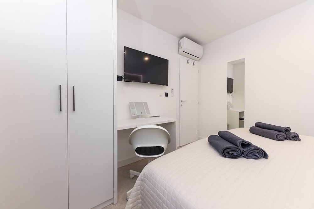 Orange Apartment - Okrug Gornji Seaside Retreat