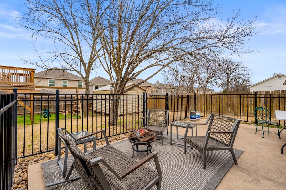 Family Friendly Home in South Austin - Image 1