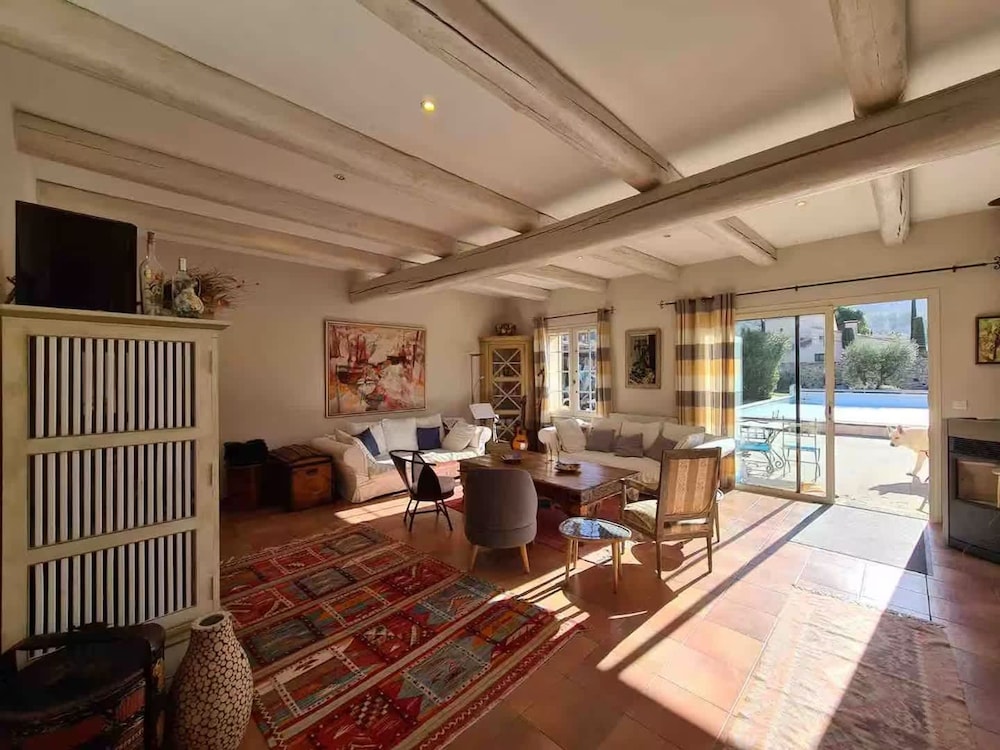 La Villa de Robion in Robion